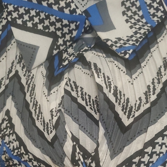Camille La Vie Chevron Blouse in Black, Blue, and White - Picture 8 of 9